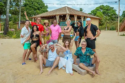 "Kampf der Realitystars"-Startgruppe posiert am Star-Strand