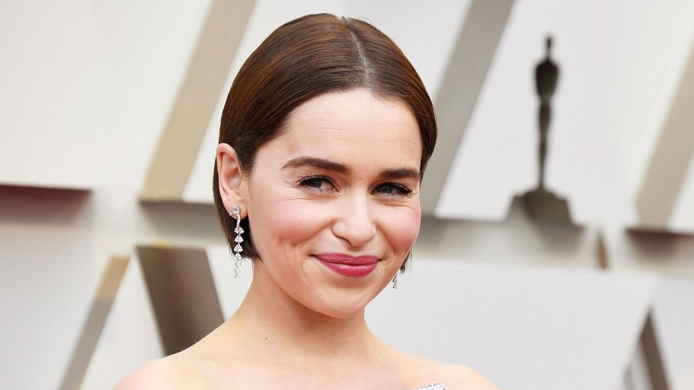 Emilia Clarke Glatzen Schock Die Haare Sind Ab Intouch