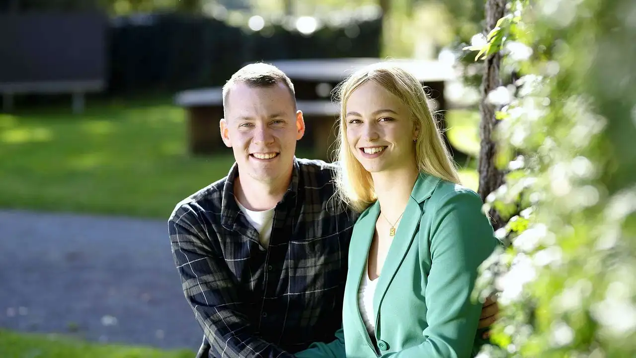 30301182-bauer-sucht-frau-max-und-anna-2k9HnpJ6E1MH Anna und Max von Bauer sucht Frau - Foto: RTL / Andreas Friese