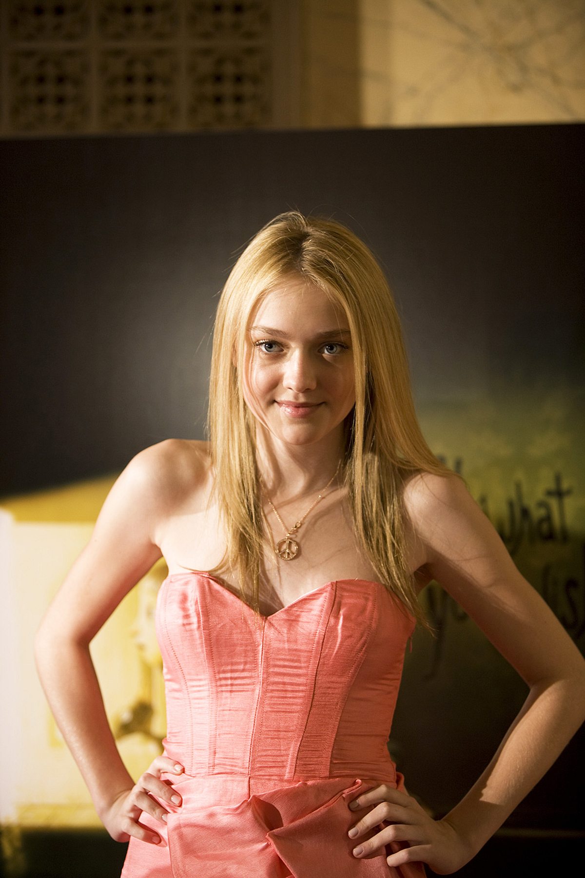 Jetzt steht es fest: Im nächsten Twilight-Teil Bis(s) zum Morgengrauen wird Dakota Fanning als Vamipirin Jane Zähne zeigen!