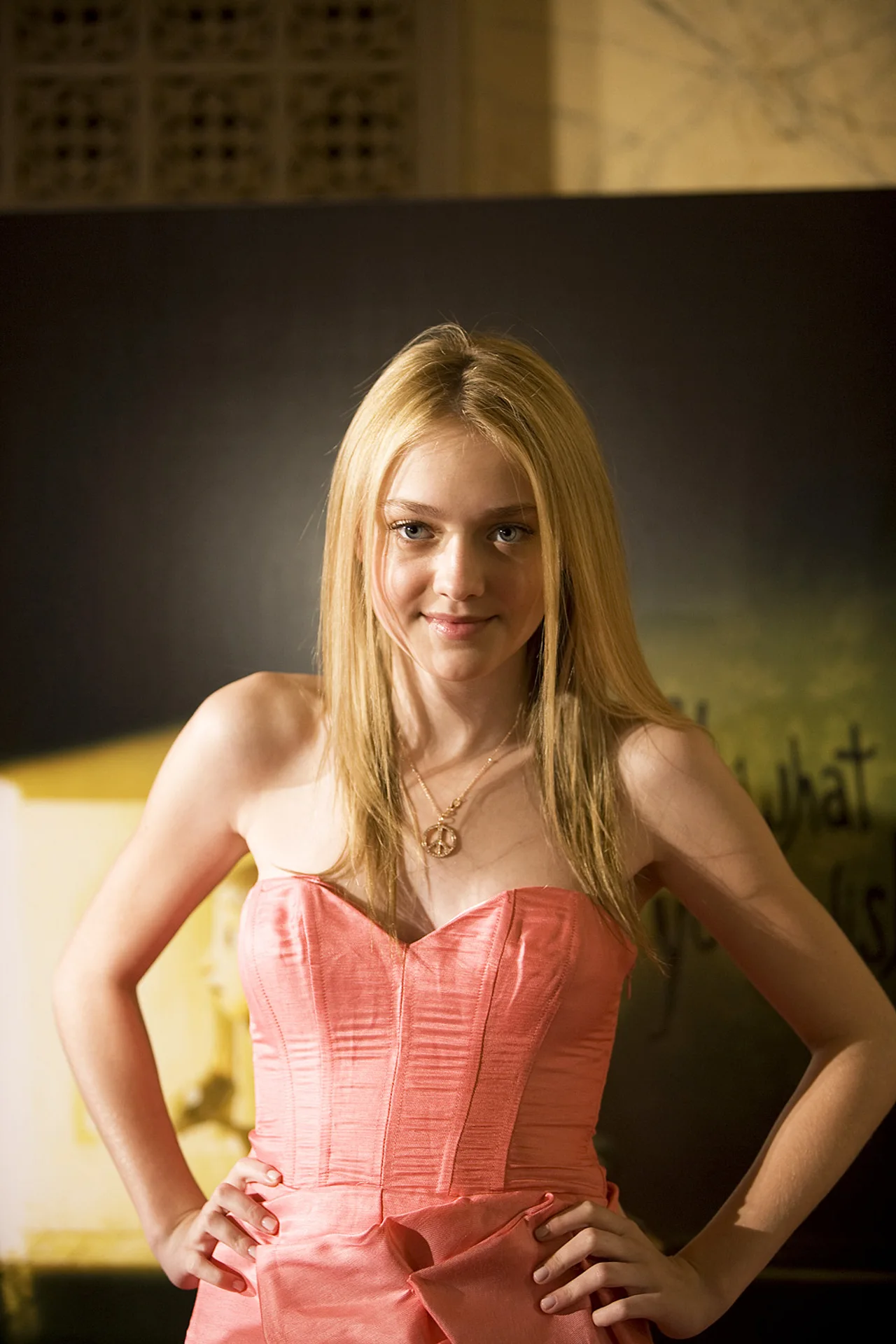 Jetzt steht es fest: Im nächsten Twilight-Teil Bis(s) zum Morgengrauen wird Dakota Fanning als Vamipirin Jane Zähne zeigen! Jetzt steht es fest: Im nächsten Twilight-Teil Bis(s) zum Morgengrauen wird Dakota Fanning als Vamipirin Jane Zähne zeigen! - Foto: GETTY IMAGES