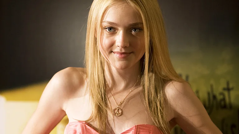 Jetzt steht es fest: Im nächsten Twilight-Teil Bis(s) zum Morgengrauen wird Dakota Fanning als Vamipirin Jane Zähne zeigen!