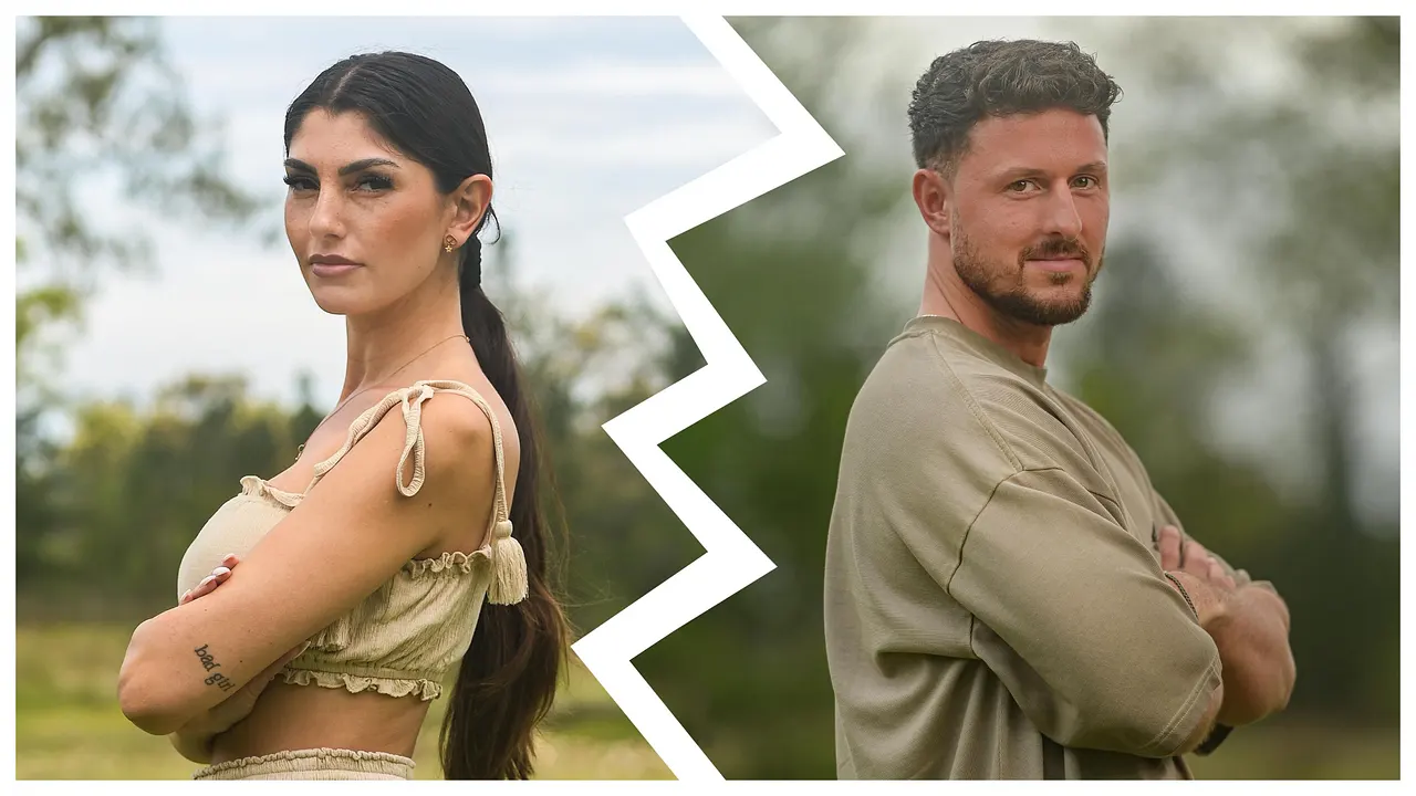 6B30E (1) Yeliz Koc und Jannik Kontalis posieren für Prominent getrennt, beide stehen Rücken zu Rücken und mit verschränkten Armen, in der Mitte teilt ein Blitz das Bild in zwei - Foto: RTL