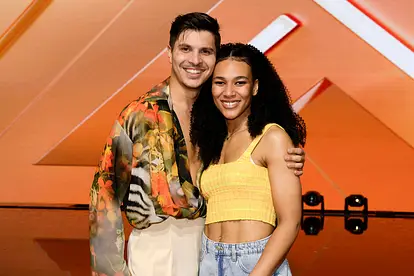 Alexandru Ionel hat Marie Mouroum im "Let's Dance"-Studio im Arm. 