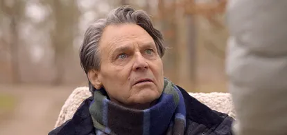 Gerner blickt Yvonne fassungslos an.