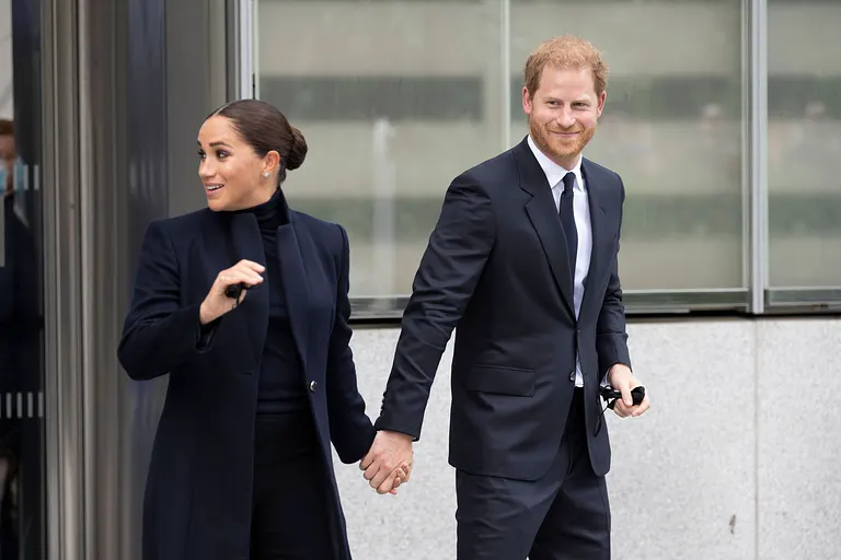Wie süß! Herzogin Meghan und Prinz Harry feiern ihren 7. Hochzeitstag. SO gratuliert sie ihm an diesem besonderen Tag.