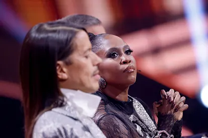 Motsi Mabuse, hier neben Jorge González ernst hinter dem "Let's Dance"-Pult, gesteht Fehler ein. 