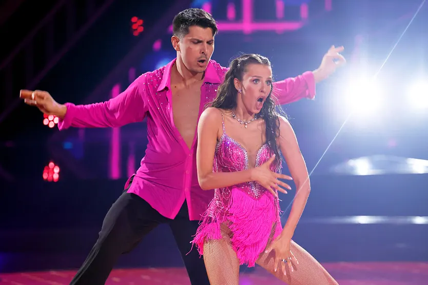 Patricija und Alexandru Ionel, hier in pinken Outfits bei der Profi-Challenge 2024, tanzen dieses Mal in getrennten Teams.
