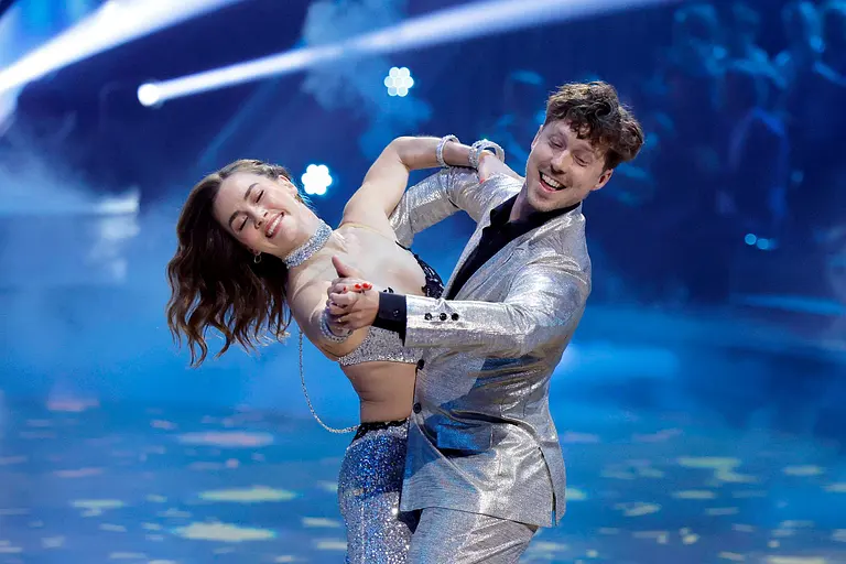 Die Tanzprofis Renata Lusin und Valentin Lusin, hier im Halbfinale der 18. Staffel der RTL-Tanzshow Lets Dance, sind sich uneinig.