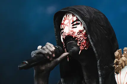 Sleep Tokens Sänger Vessel bei einem Konzert in Kopenhagen.