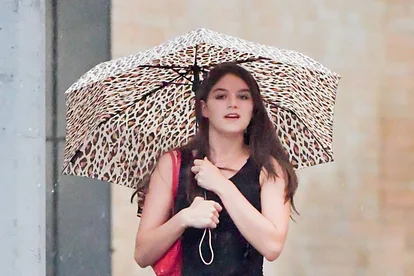 Sie musste lange auf Papas Liebe verzichten: Suri Cruise ist die
Enttäuschung über ihren Vater Tom Cruise anzusehen.