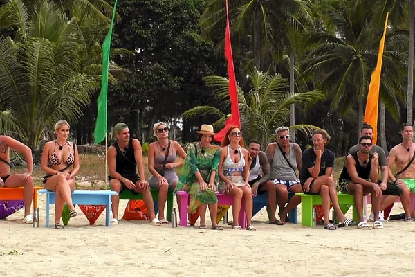 Die Promi-Gruppe von KDRS bei einem Spiel am Star-Strand