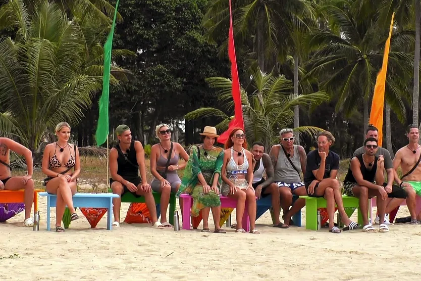 Die Promi-Gruppe von KDRS bei einem Spiel am Star-Strand
