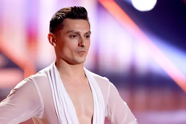 Zsolt Cseke mit ernstem Blick