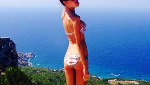 Alena Gerber posiert im Bikini - Foto: Facebook