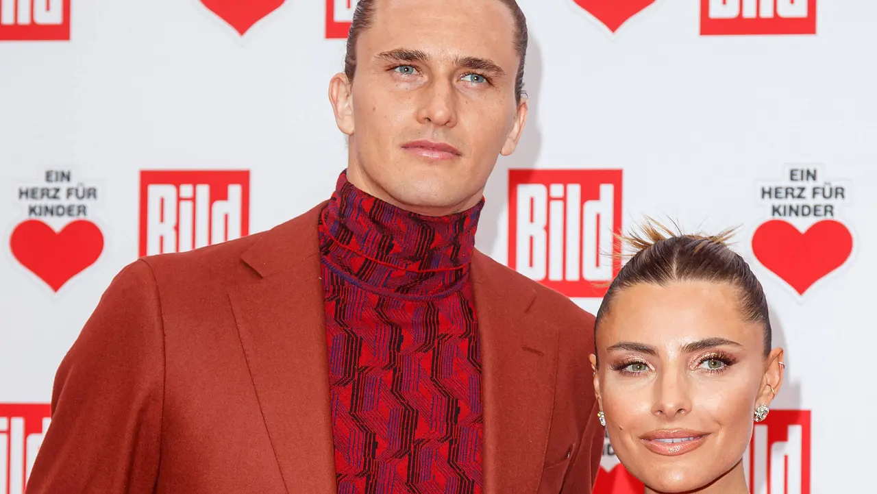 Alexander Zverev und Sophia Thomalla Alexander Zverev und Sophia Thomalla - Foto: IMAGO / Eventpress