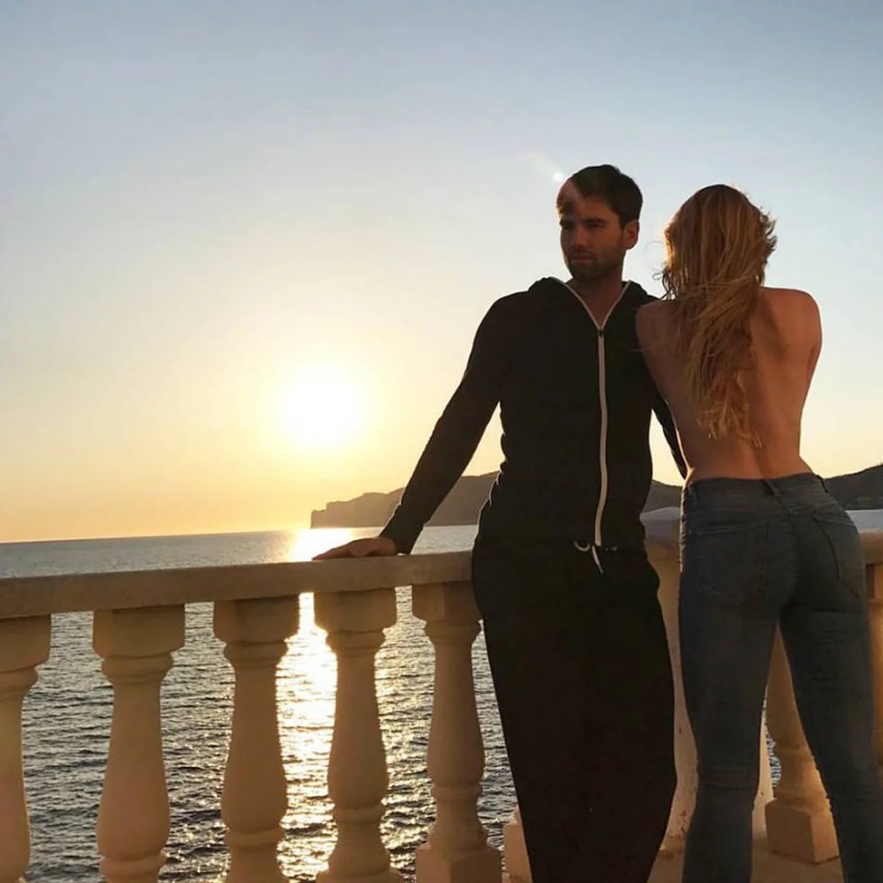 Honey erntet heftige Kritik für sein Liebes-Outing Honey erntet heftige Kritik für sein Liebes-Outing - Foto: Facebook/Alexander Honey Keen