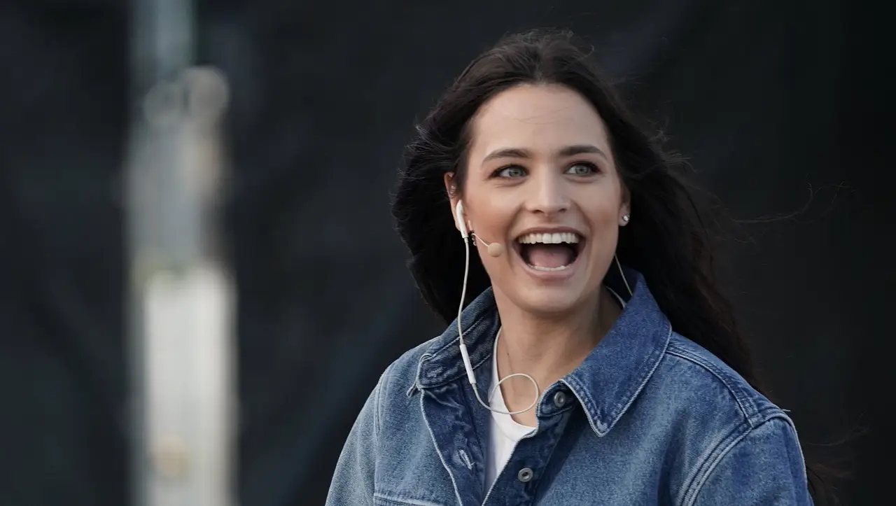 Amira Pocher Amira Pocher stellt Fans die Frage aller Fragen - Foto: BOBO / imago