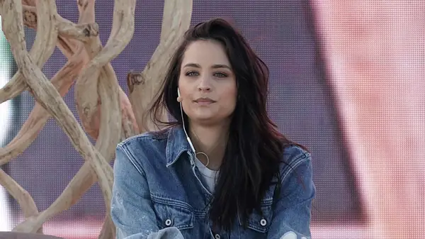 Amira Pocher