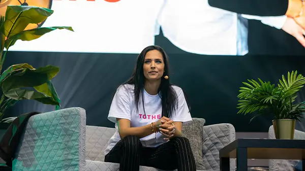 Amira Pocher