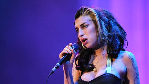 Amy Winehouse im Krankenhaus - Foto: Getty Images