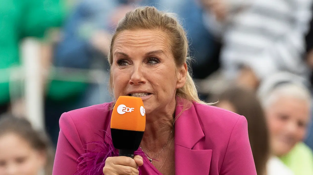 Andrea Kiewel Andrea Kiewel - Foto: Marco Steinbrenner/ DeFodi Images via Getty Images