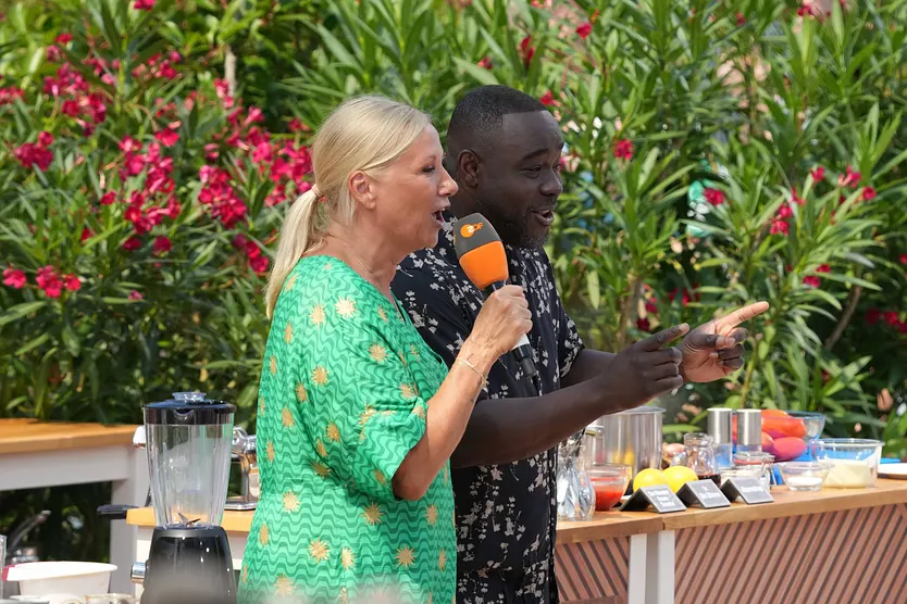 Kiwi und Nelson Müller beim ZDF-Fernsehgarten.