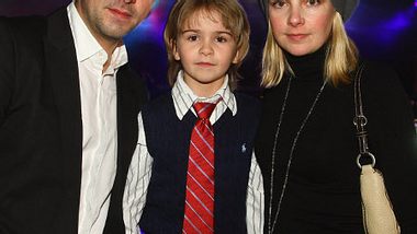Andreas Elsholz mit seiner Frau Denise Zich und Sohn Julius. - Foto: GettyImages