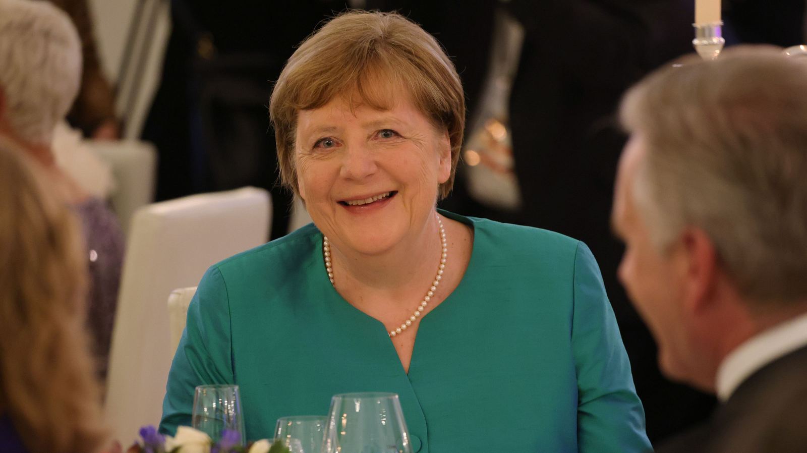 Angela Merkel: Innige Beziehung zu Ulrich Matthes - Er steht ihr zur ...