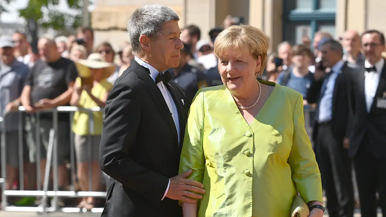 Angela Merkel & Ehemann Joachim Sauer: Angela Merkel & Ehemann Joachim Sauer: - Foto: IMAGO / Sven Simon