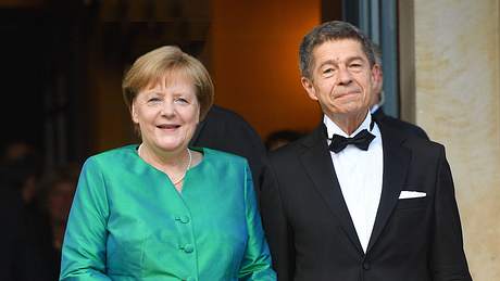 Angela Merkel und ihr Mann Joachim Sauer bei den Bayreuther Festspielen - Foto: Imago