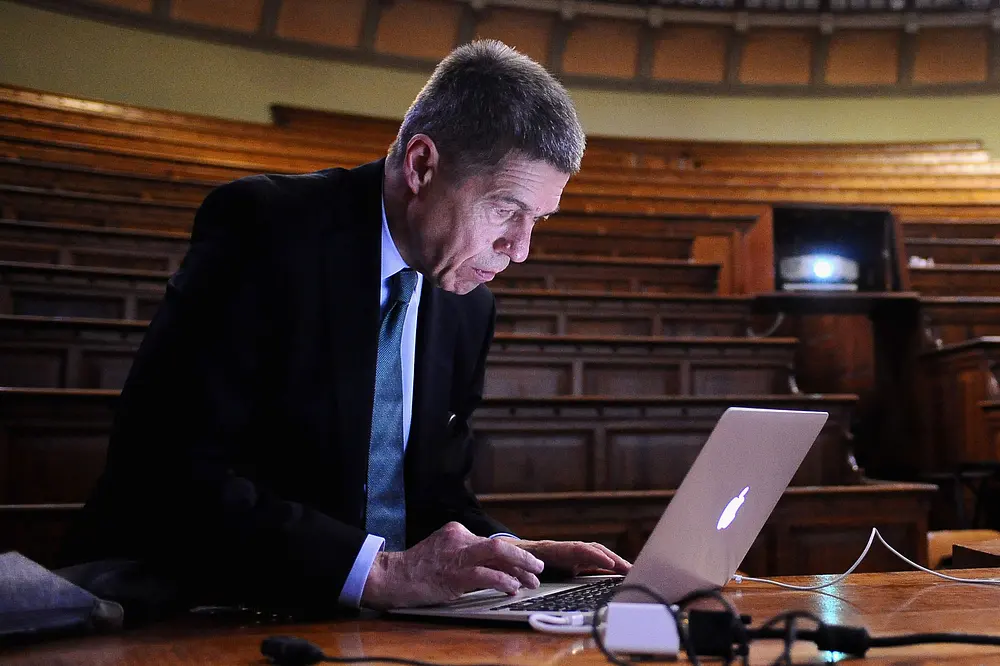 Joachim Sauer Joachim Sauer