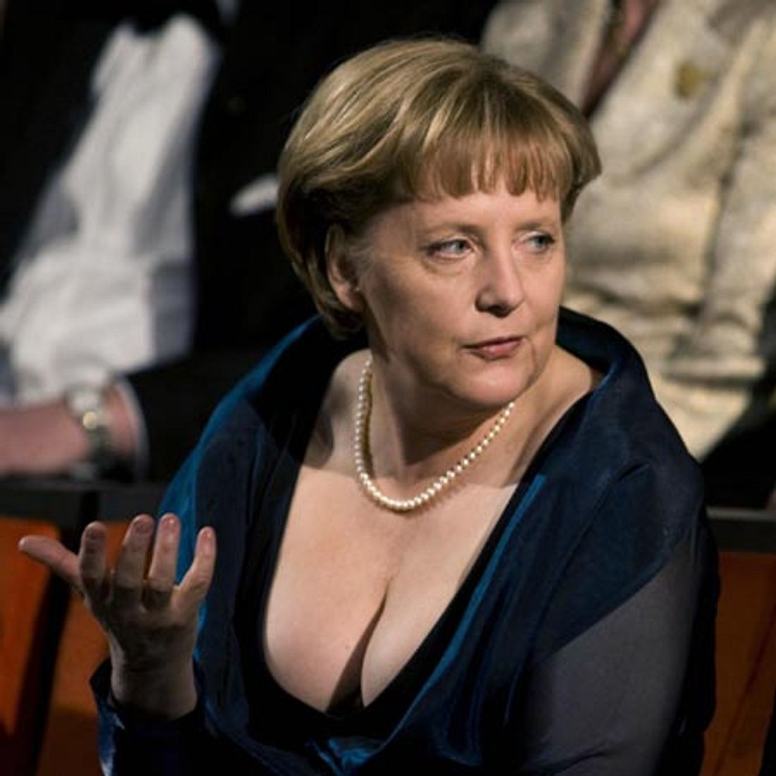 Angela Merkel: Im Internet am liebsten nackt? | InTouch