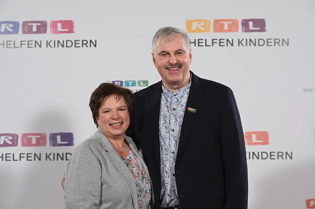 anja-bruno-bauer-sucht-frau-hochzeitstag Bauer sucht Frau-Paar Anja und Bruno Rauh posiert bei einem Event von RTL. - Foto: IMAGO / Horst Galuschka