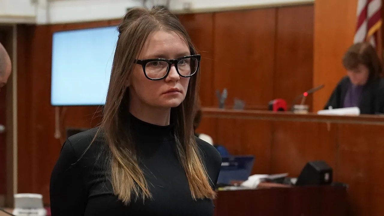 Anna Sorokin vor Gericht Anna Sorokin vor Gericht - Foto: Getty Images/Timothy A. Clary