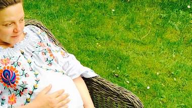 Erstes Foto! Annett Loisan zeigt ihre Babykugel - Foto: Facebook / Annett Louisan