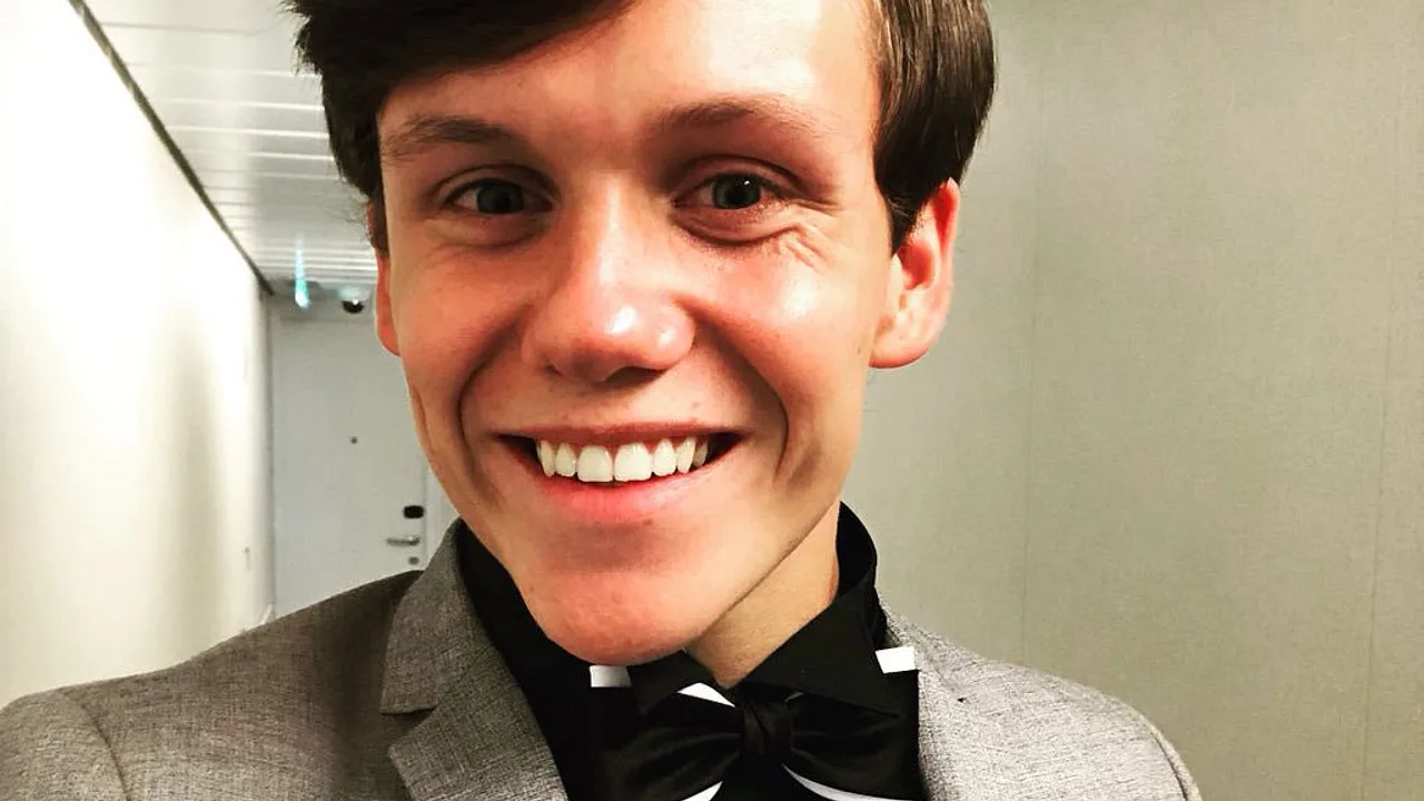 Wie Daniel Küblböck: Sänger verschwindet von Kreuzfahrtschiff! Wie Daniel Küblböck: Sänger verschwindet von Kreuzfahrtschiff! - Foto: Twitter