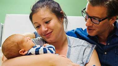 AWZ-Neuzugang: Baby Nick begeistert Familie Steinkamp! - Foto: RTL