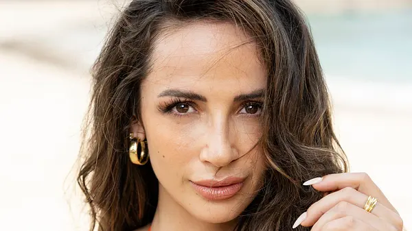 Jennifer Saro
