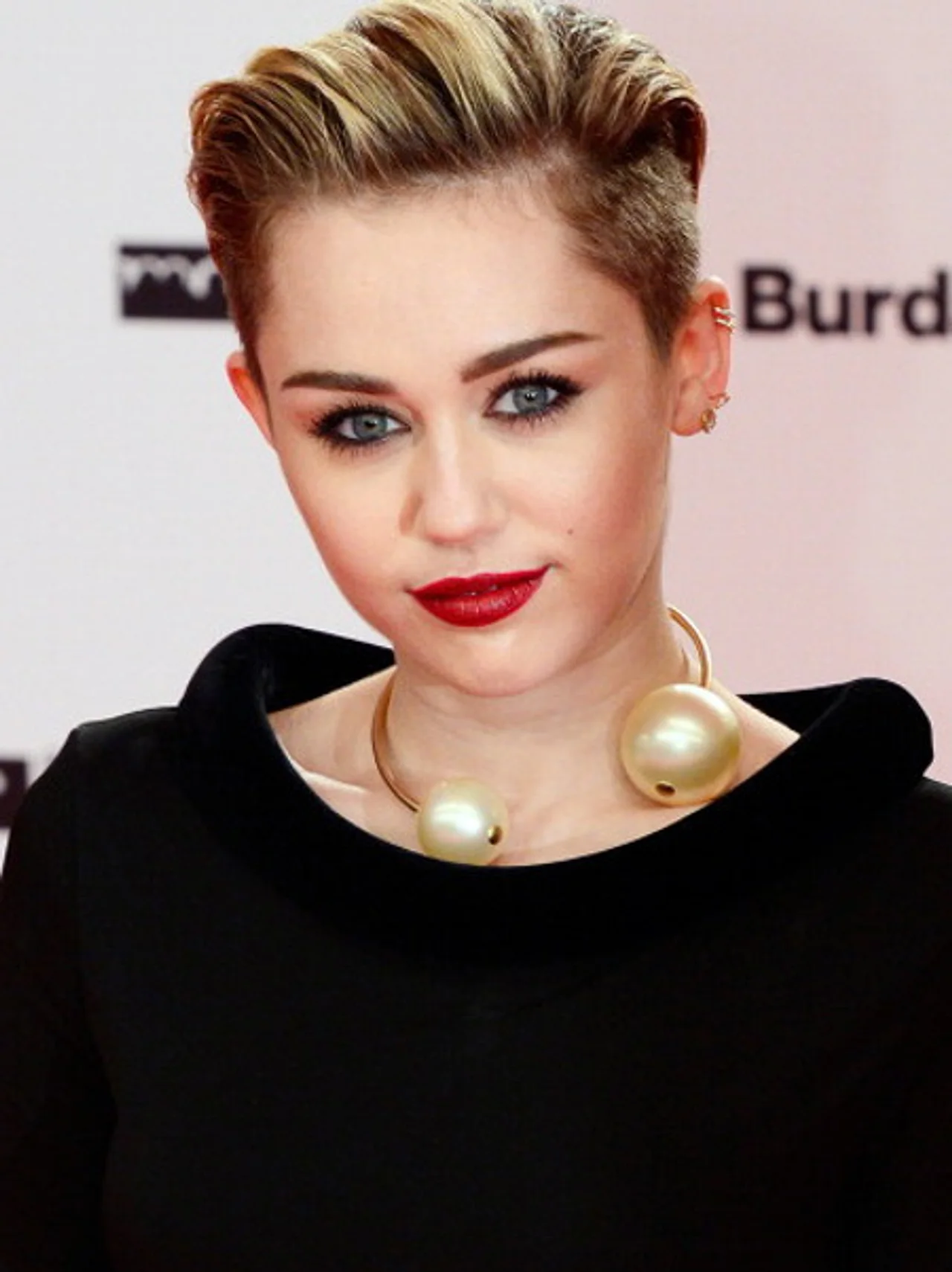 Miley Cyrus: Nach tollem BAMBI-Auftritt liegt Joko Winderscheidt ihr zu Füßen! Miley Cyrus: Mega-Zoff mit Jennifer Lawrence? - Foto: gettyimage
