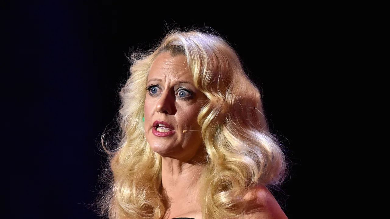 Barbara Schöneberger: Dieses Foto sorgt für einen Schock-Moment! Barbara Schöneberger: Dieses Foto sorgt für einen Schock-Moment! - Foto: Getty Images
