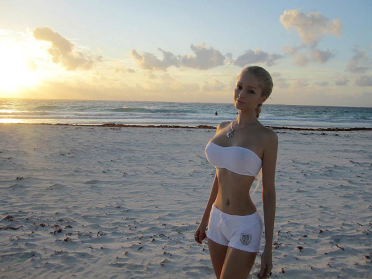 Real Life Barbie Valeria Lukyanova Sch N Oder Schaurig Intouch