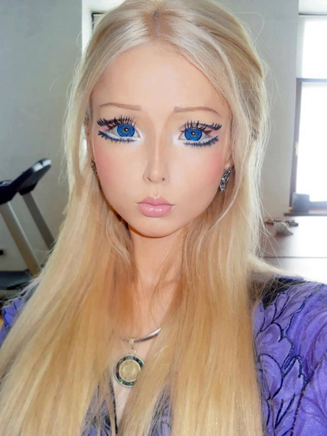  &quot;Real Life&quot;-Barbie Valeria Lukyanova: Schön oder schaurig?Sie verbringt Stunden vor dem Spiegel, um sich mit einem aufwendigen Make-up in eine lebende Barbie-Puppe zu verwandeln.