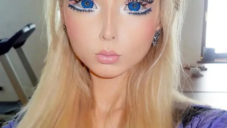  &quot;Real Life&quot;-Barbie Valeria Lukyanova: Schön oder schaurig?Sie verbringt Stunden vor dem Spiegel, um sich mit einem aufwendigen Make-up in eine lebende Barbie-Puppe zu verwandeln.