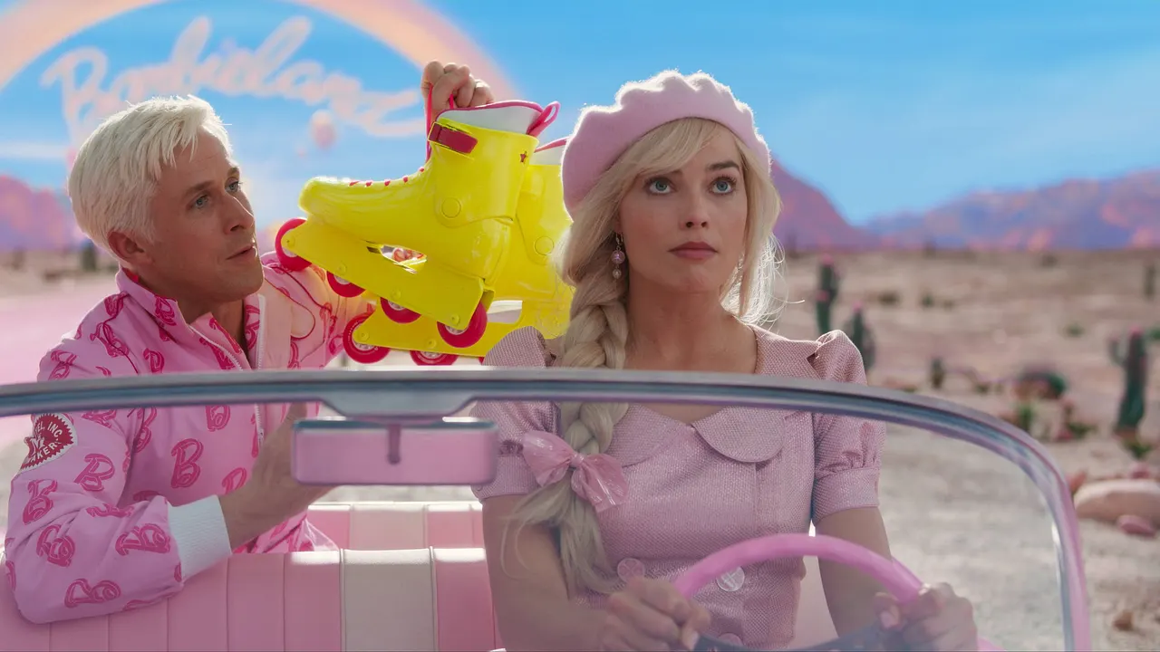 Margot Robbie & Ryan Gosling in "Barbie"