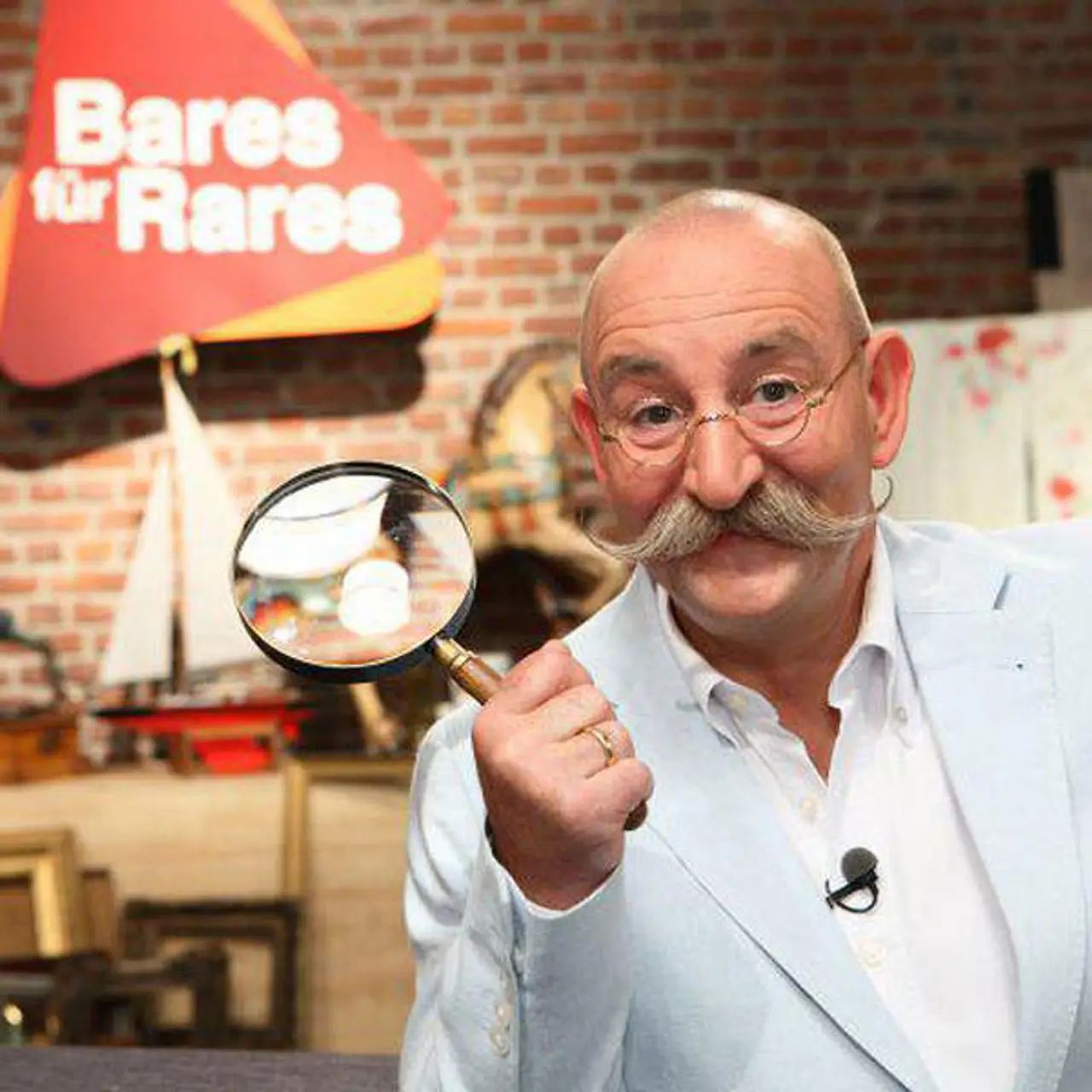 Bares für Rares: Überraschende Verkündung! Bares für Rares: Überraschende Verkündung! - Foto: ZDF/Frank W. Hempel