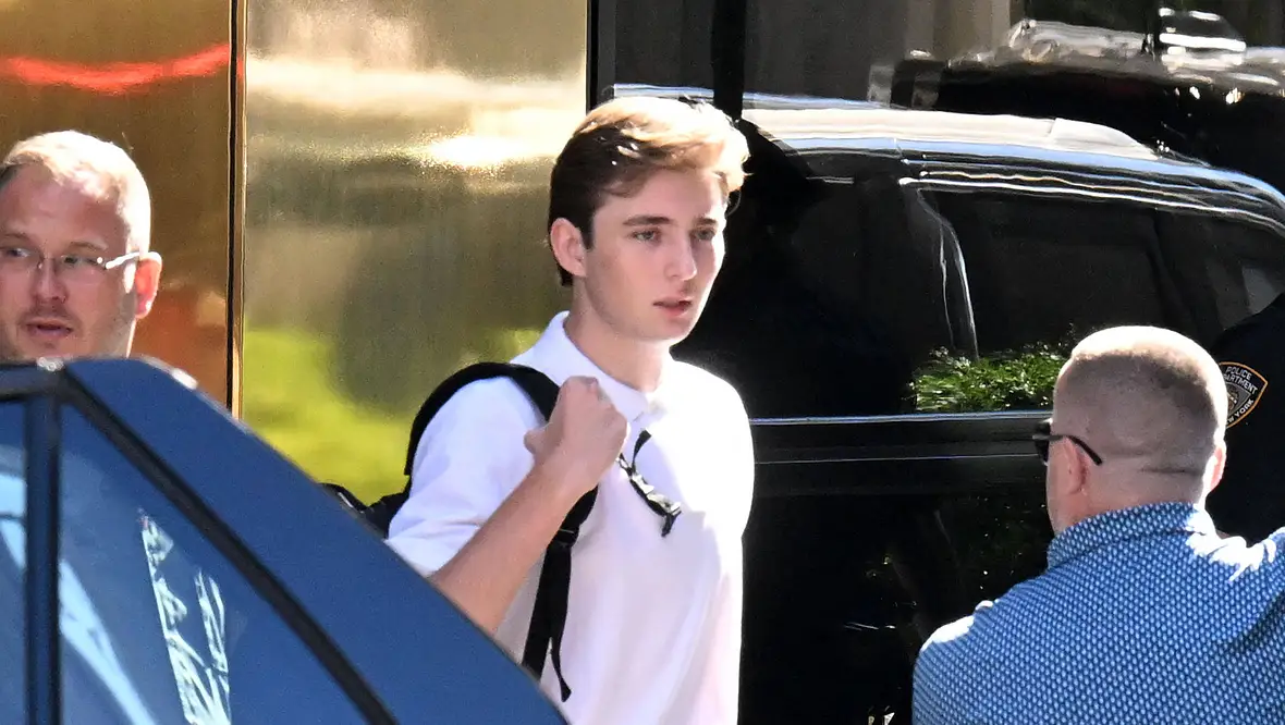 Barron Trump mit Personenschützern Barron Trump mit Personenschützern