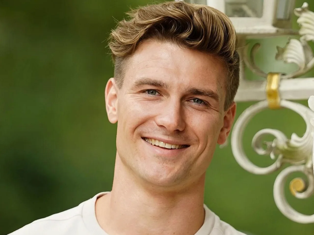 Bauer Friedrich lächelt in die Kamera.