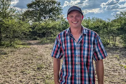 "Bauer sucht Frau International"-Kandidat Björn posiert in der Natur von Namibia 