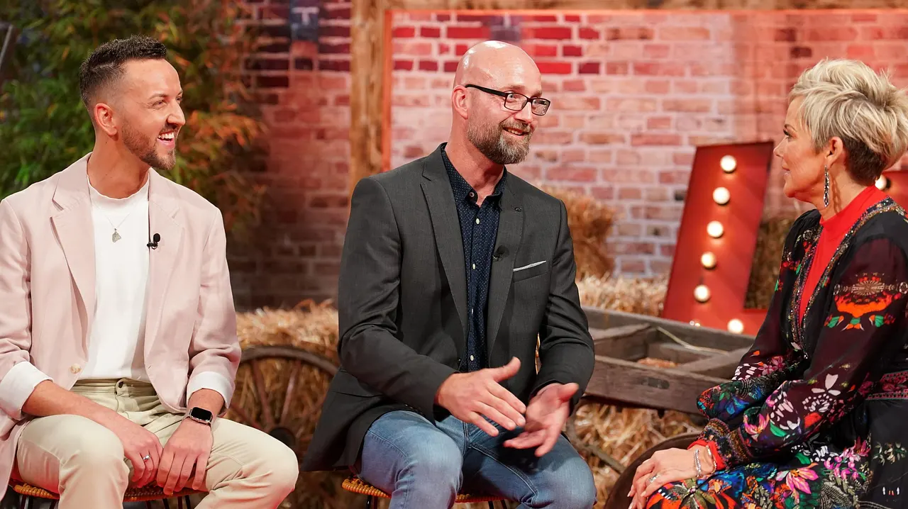 Bauer sucht Frau: Volker und Michael Bauer sucht Frau: Volker, Michael und Inka Bause - Foto: RTL / Stefan Gregorowius